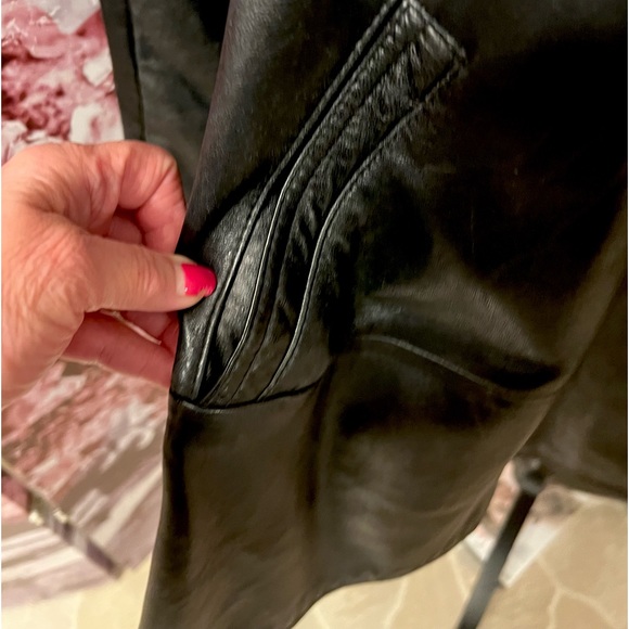 Swing/Vintage/Classic  Black Leather Coat By Cognac - Picture 6 of 16